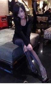 丝 袜会所在线观看,揭秘时尚潮流的私密空间  第3张